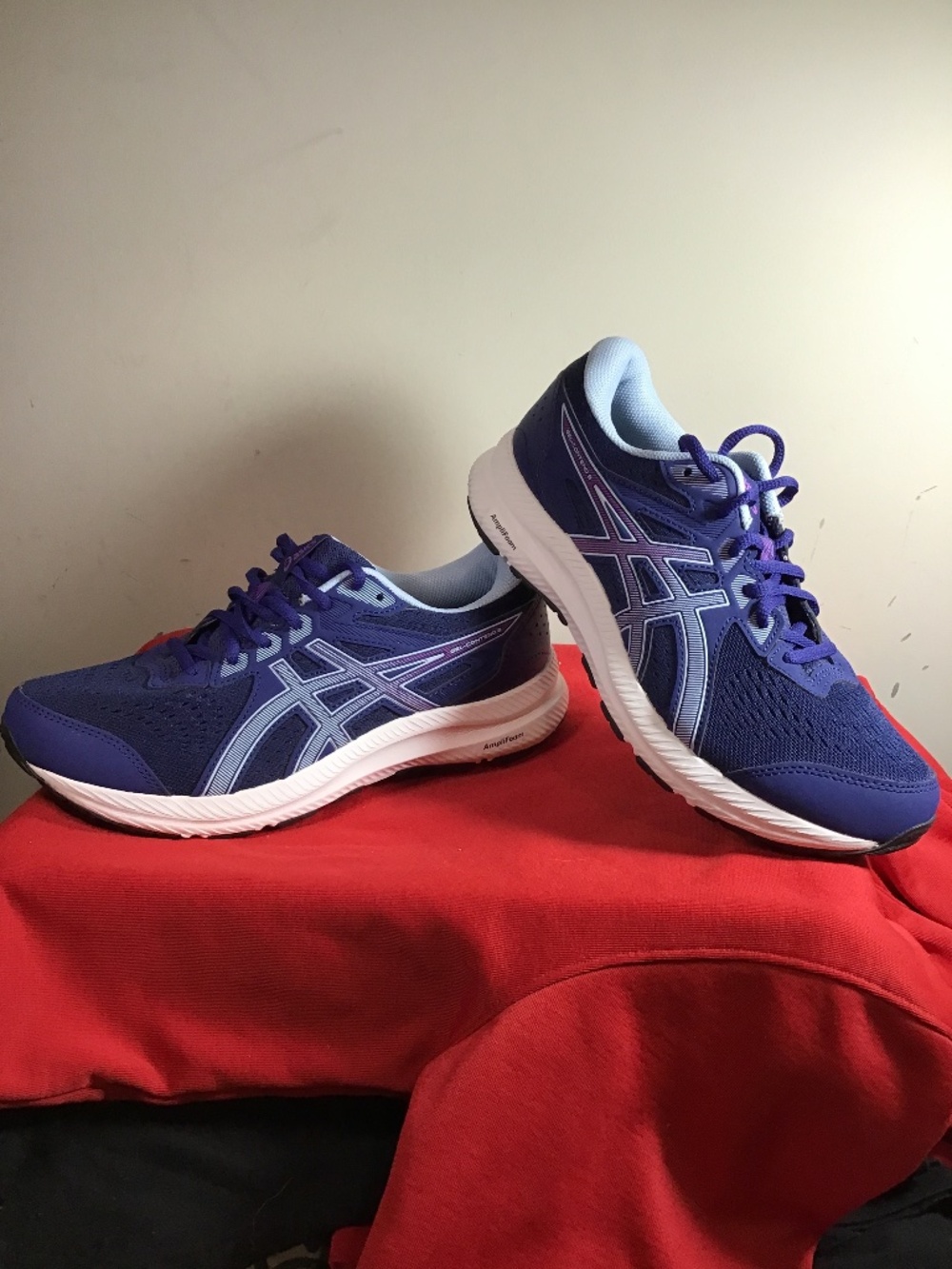 ❤️🔥ASICS, new condition, women size 7, no box, ❤️❤️😻